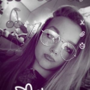 Meet your Posher, Kayley